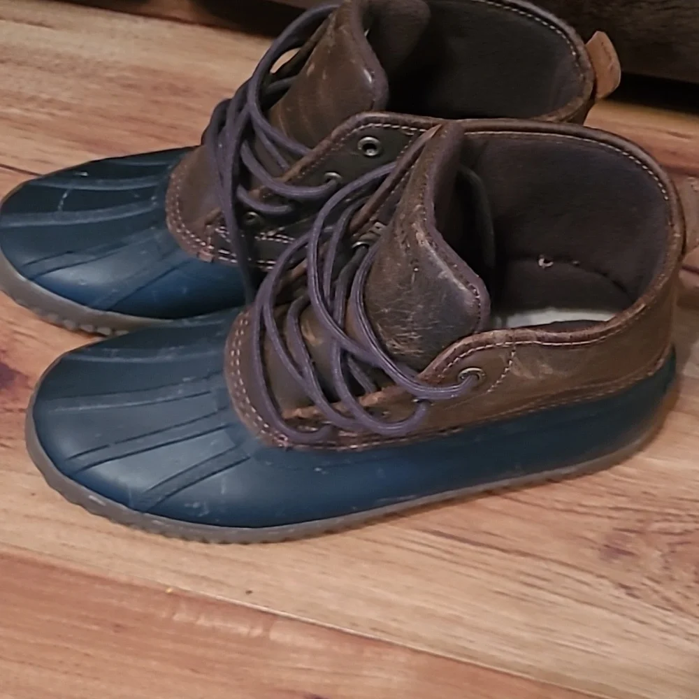 Sperry - Picture 3 of 4